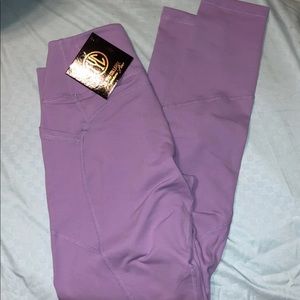 BNWT Til You Collapse Heart Booty Leggings